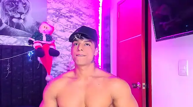 Snapshot of Owen_Muzcle chatting on 12.04.24 Owen Muzcle online show from 12.04.24