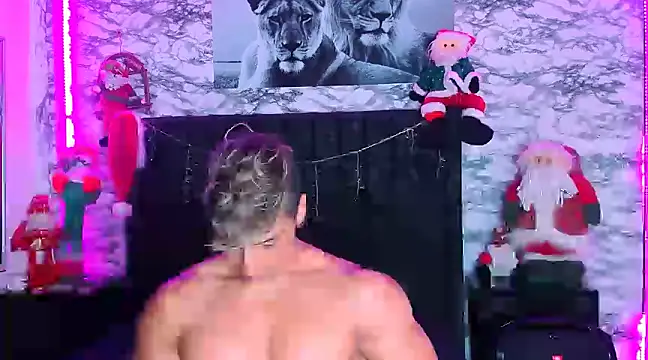 Snapshot of Owen_Muzcle chatting on 12.11.24 Owen Muzcle online show from 12.11.24