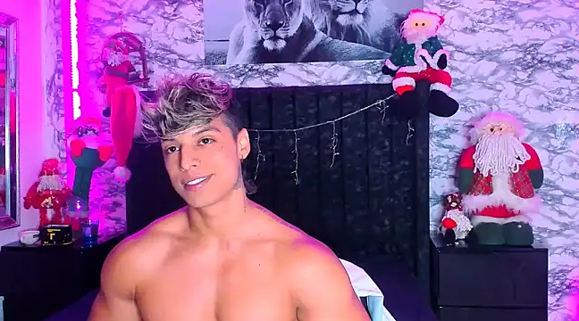 Snapshot of Owen_Muzcle chatting on 12.11.24 Owen Muzcle online show from 12.11.24