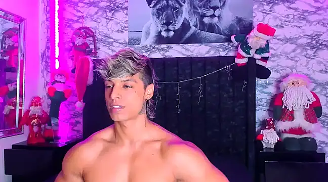 Snapshot of Owen_Muzcle chatting on 12.12.24 Owen Muzcle online show from 12.12.24