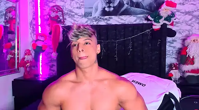 Snapshot of Owen_Muzcle chatting on 12.14.24 Owen Muzcle online show from 12.14.24