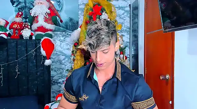 Snapshot of Owen_Muzcle chatting on 12.22.24 Owen Muzcle online show from 12.22.24