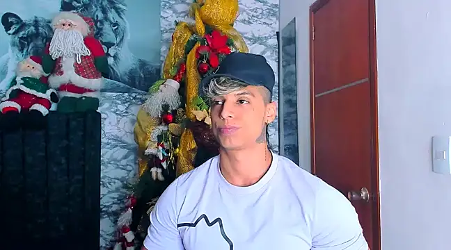 Snapshot of Owen_Muzcle chatting on 12.31.24 Owen Muzcle online show from 12.31.24