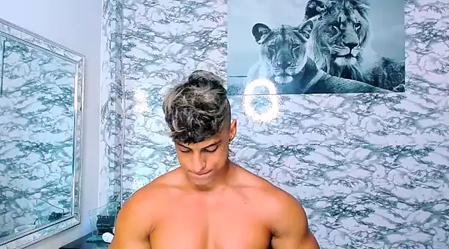 Snapshot of Owen_Muzcle chatting on 01.09.25 Owen Muzcle online show from 01.09.25