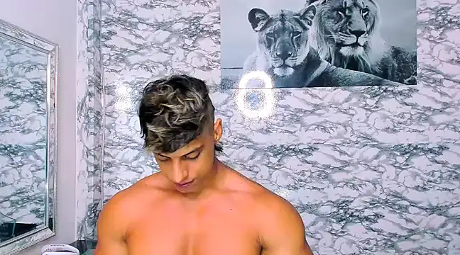 Snapshot of Owen_Muzcle chatting on 01.10.25 Owen Muzcle online show from 01.10.25