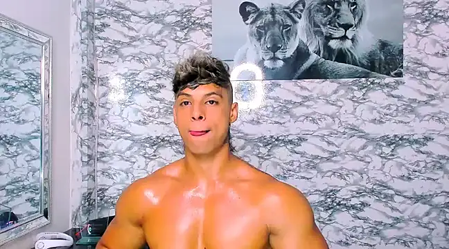 Snapshot of Owen_Muzcle chatting on 01.10.25 Owen Muzcle online show from 01.10.25