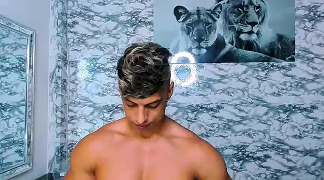 Snapshot of Owen_Muzcle chatting on 01.10.25 Owen Muzcle online show from 01.10.25