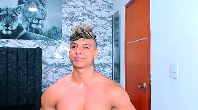 Snapshot of Owen_Muzcle chatting on 01.13.25 Owen Muzcle online show from 01.13.25