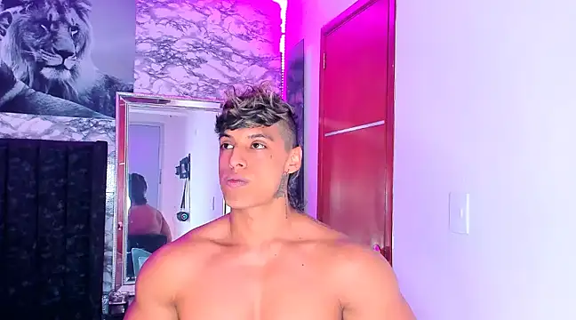 Snapshot of Owen_Muzcle chatting on 01.16.25 Owen Muzcle online show from 01.16.25