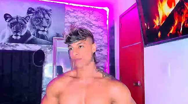 Snapshot of Owen_Muzcle chatting on 01.29.25 Owen Muzcle online show from 01.29.25