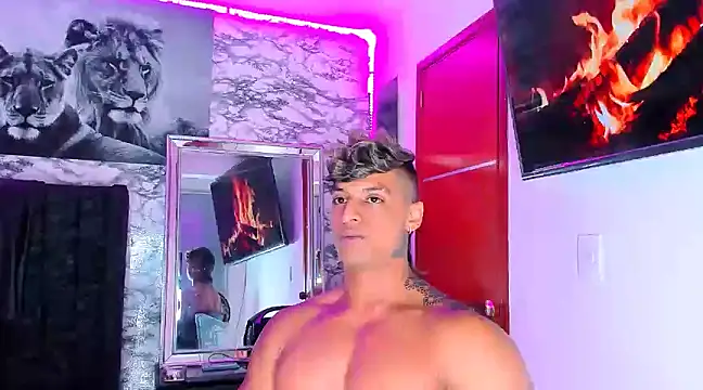 Snapshot of Owen_Muzcle chatting on 01.30.25 Owen Muzcle online show from 01.30.25