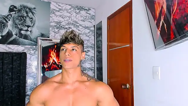 Snapshot of Owen_Muzcle chatting on 02.07.25 Owen Muzcle online show from 02.07.25