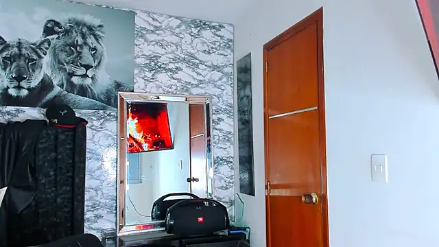 Snapshot of Owen_Muzcle chatting on 02.21.25 Owen Muzcle online show from 02.21.25