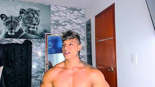 Snapshot of Owen_Muzcle chatting on 02.22.25 Owen Muzcle online show from 02.22.25