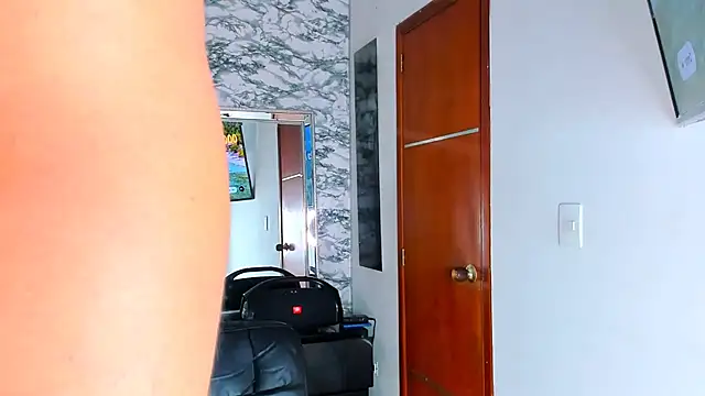 Snapshot of Owen_Muzcle chatting on 02.22.25 Owen Muzcle online show from 02.22.25