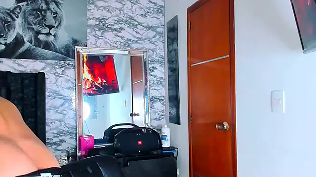 Snapshot of Owen_Muzcle chatting on 02.27.25 Owen Muzcle online show from 02.27.25