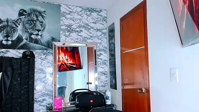 Snapshot of Owen_Muzcle chatting on 02.28.25 Owen Muzcle online show from 02.28.25