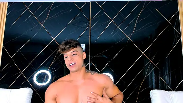 Snapshot of Owen_Muzcle chatting on 09.20.25 Owen Muzcle online show from 09.20.25