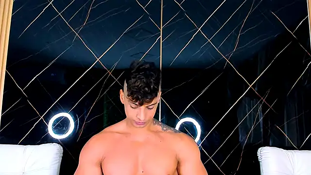 Snapshot of Owen_Muzcle chatting on 09.24.25 Owen Muzcle online show from 09.24.25