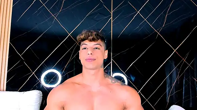 Snapshot of Owen_Muzcle chatting on 10.01.25 Owen Muzcle online show from 10.01.25