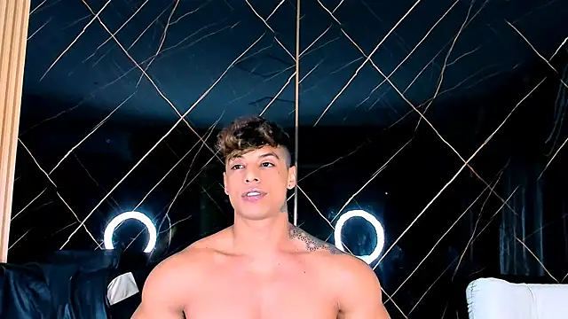 Snapshot of Owen_Muzcle chatting on 10.15.25 Owen Muzcle online show from 10.15.25