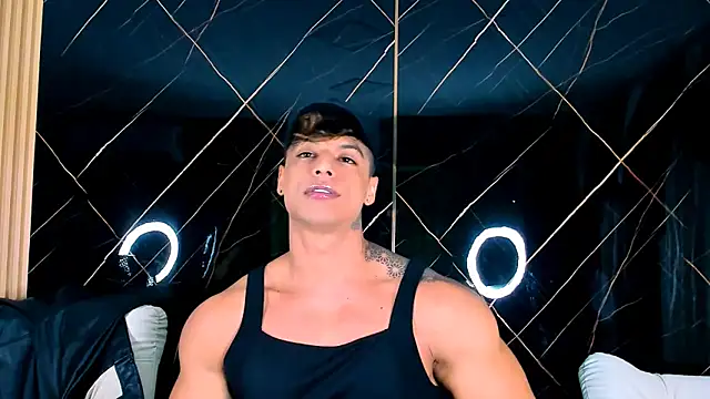 Snapshot of Owen_Muzcle chatting on 10.17.25 Owen Muzcle online show from 10.17.25