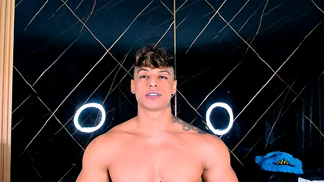 Snapshot of Owen_Muzcle chatting on 10.22.25 Owen Muzcle online show from 10.22.25