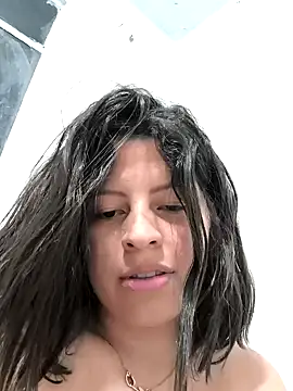 Snapshot of ShyVibes_ chatting on 01.22.25 ShyVibes  online show from 01.22.25