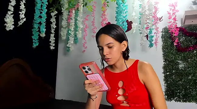 Snapshot of kattyandtom2 chatting on 03.05.25 kattyandtom2 online show from 03.05.25