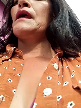 Snapshot of celeste-30_ chatting on 02.25.25 celeste-30 online show from 02.25.25