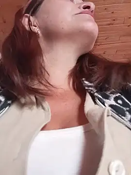 Snapshot of celeste-30_ chatting on 10.01.25 celeste-30 online show from 10.01.25