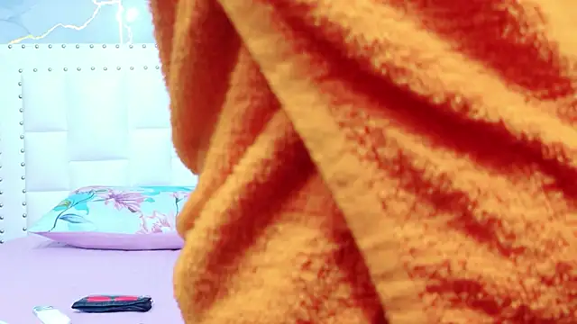 Snapshot of hornybarelylegalgirl chatting on 04.12.26 hornybarelylegalgirl online show from 04.12.26