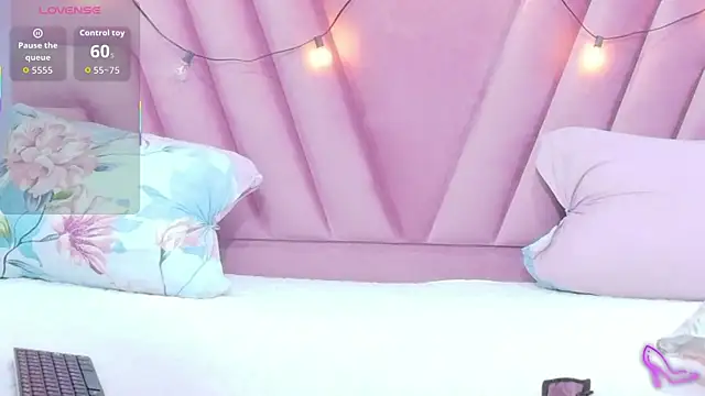 hornybarelylegalgirl online show from 05.11.26