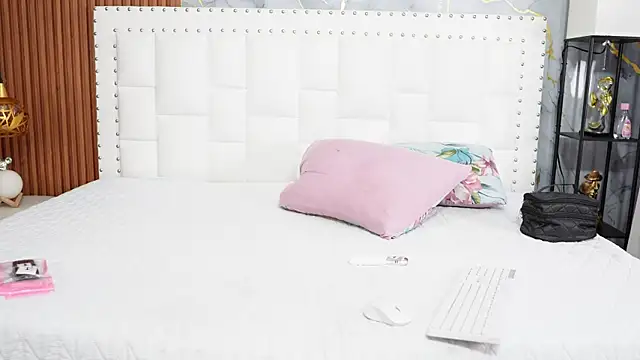 hornybarelylegalgirl online show from 05.19.26
