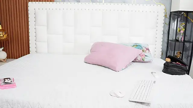 hornybarelylegalgirl online show from 05.19.26