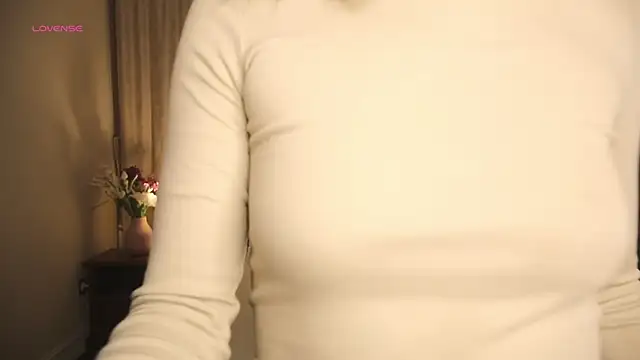 Snapshot of UdelaAshfield chatting on 03.05.25 UdelaAshfield online show from 03.05.25