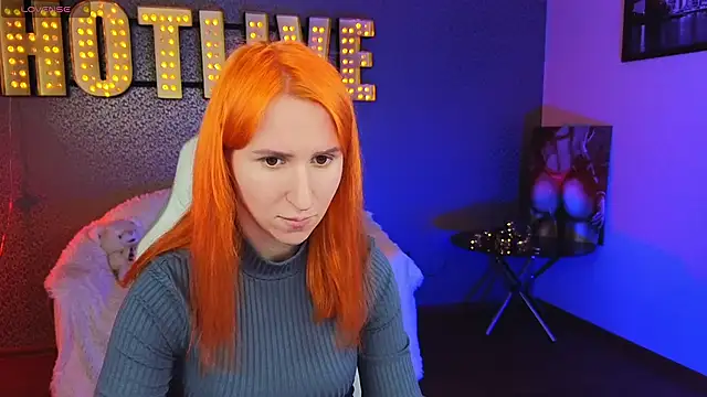 Snapshot of AliceBYKiss chatting on 02.03.25 AliceBYKiss online show from 02.03.25