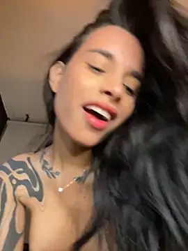 alessia iris19 online show from 10.25.25