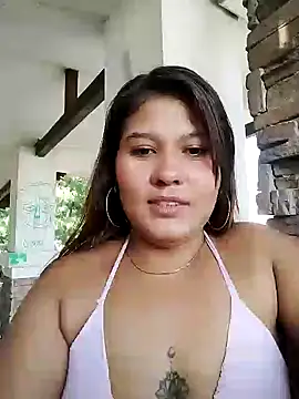 Stylevoluptuousvycky online show from 12.17.24