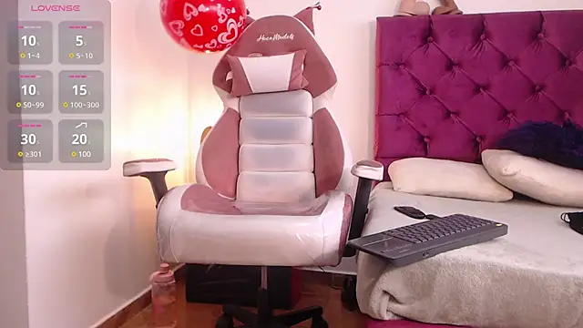 NAOMI WINDSOR online show from 02.17.25