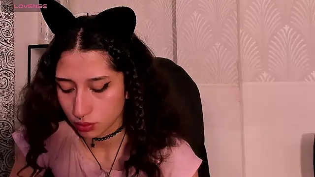 Snapshot of Queenjenn__ chatting on 03.02.25 Queenjenn   online show from 03.02.25