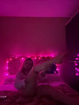 Snapshot of FoxBabyBR chatting on 12.16.24 FoxBabyBR online show from 12.16.24