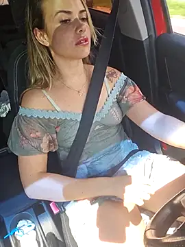 Snapshot of FoxBabyBR chatting on 12.27.24 FoxBabyBR online show from 12.27.24