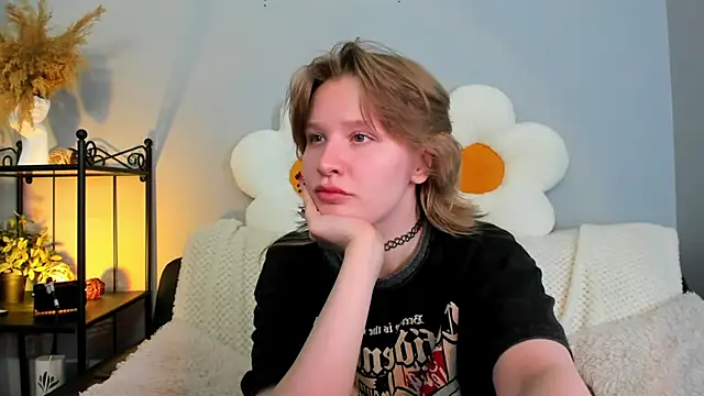 EvaStevs online show from 02.15.25