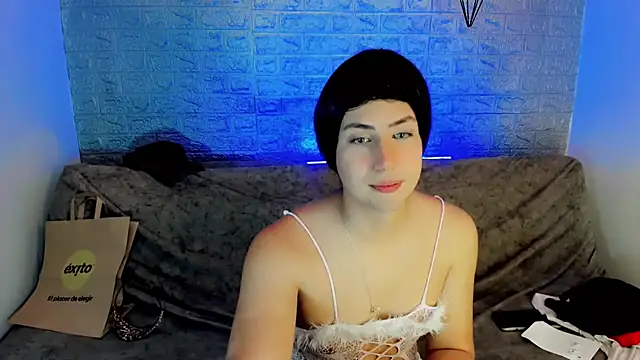Snapshot of Oxana-Novikov chatting on 06.13.26 Oxana-Novikov online show from 06.13.26