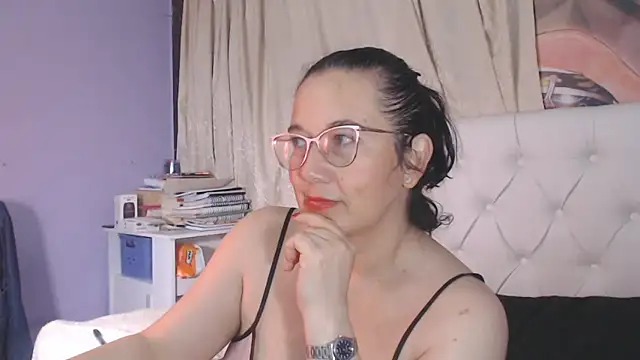 Snapshot of maturepriscila chatting on 01.25.25 maturepriscila online show from 01.25.25