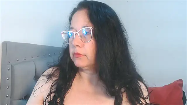 Snapshot of maturepriscila chatting on 09.10.25 maturepriscila online show from 09.10.25
