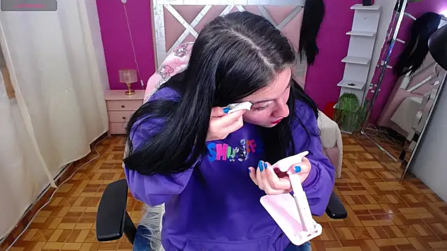 Snapshot of Kate_Laurence_ chatting on 02.25.25 Kate Laurence online show from 02.25.25