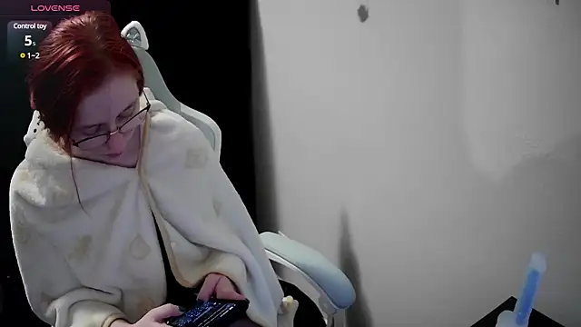 LilyFoxxx online show from 12.28.24