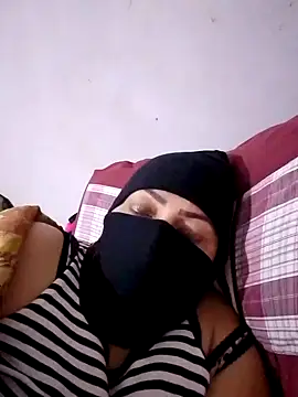 Snapshot of Osha10 chatting on 12.04.24 Osha10 online show from 12.04.24